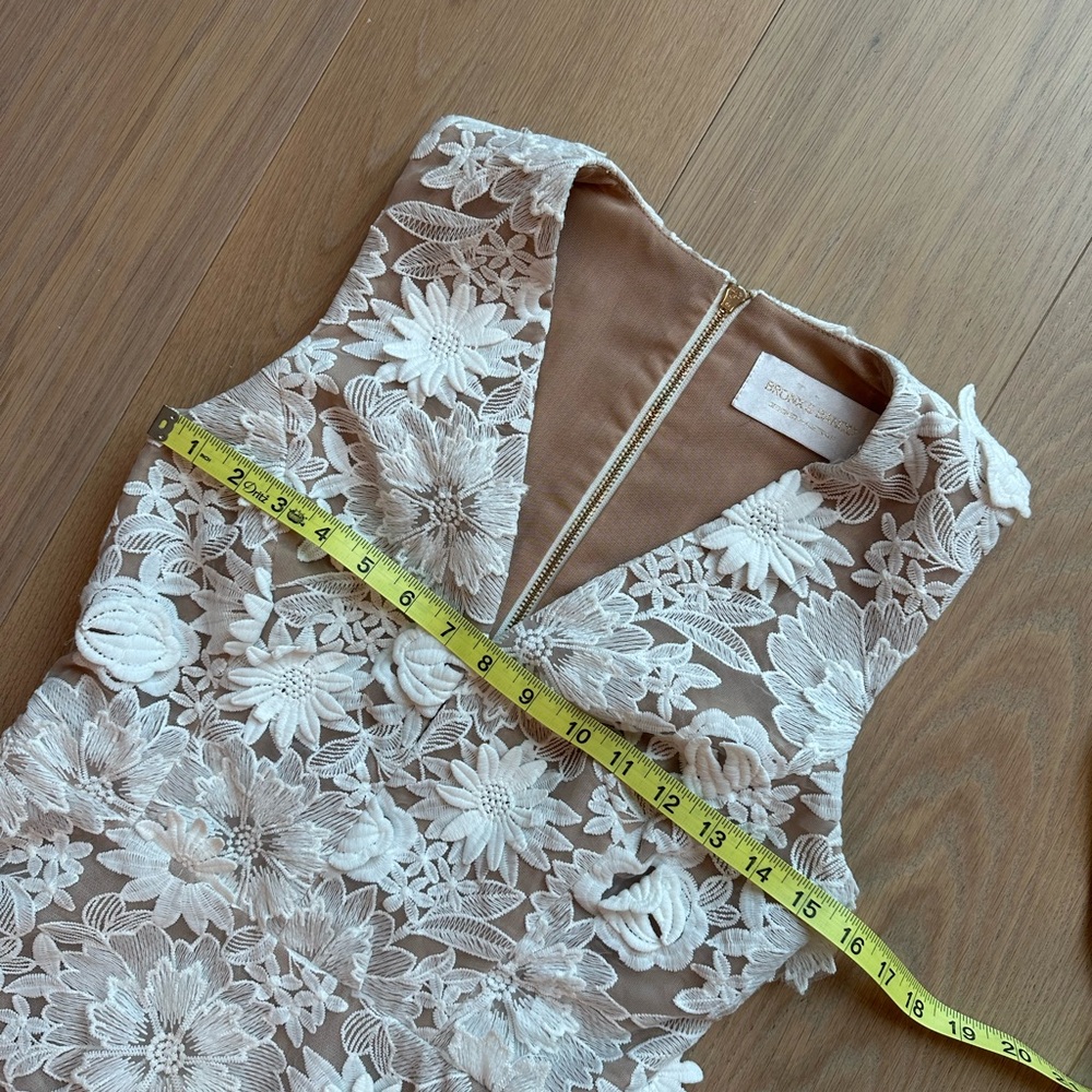 Bronx & Banco Mila Sleeveless Floral Appliqué White Lace Dress - Sz M - Picture 7 of 10